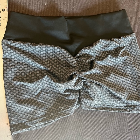 High Rise Sexy Yoga / Booty Short Wide Waistband -Black & Gray 3 pairs NEW SizeL - Picture 14 of 14